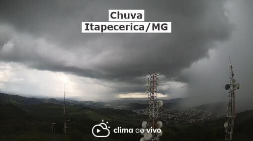 Chegada de chuva em Itapecerica/MG - 07/12/20