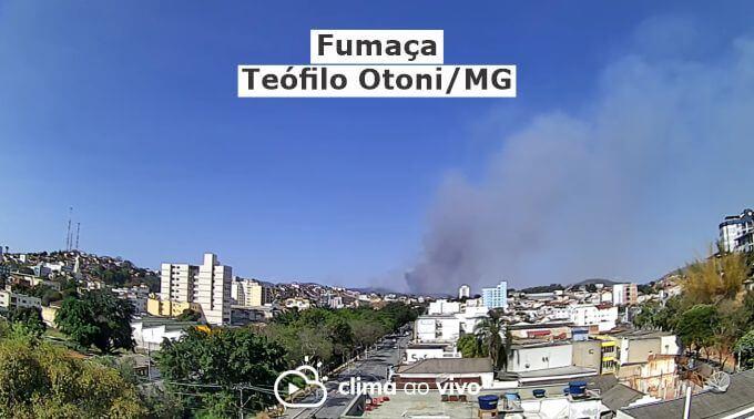 Grande volume de fumaça de incêndio é registrada em Teófilo Otoni/MG por mais de 5 horas - 10/09/21