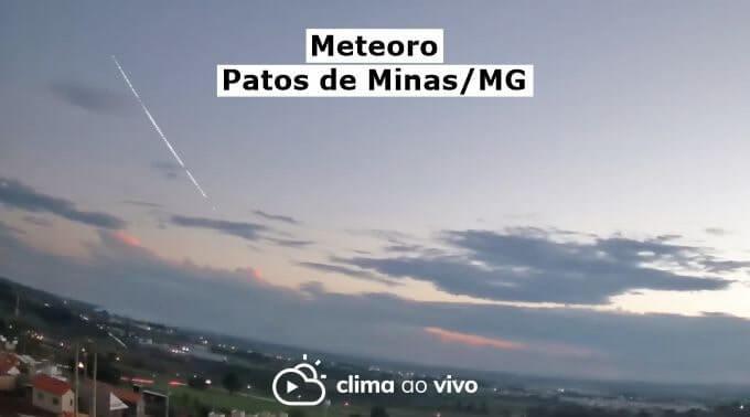 Meteoro cruza o céu de Patos de Minas/MG - 25/10/21