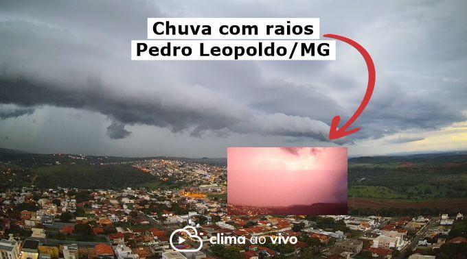 Chuva com raios em Pedro Lepoldo/MG - 30/11/21