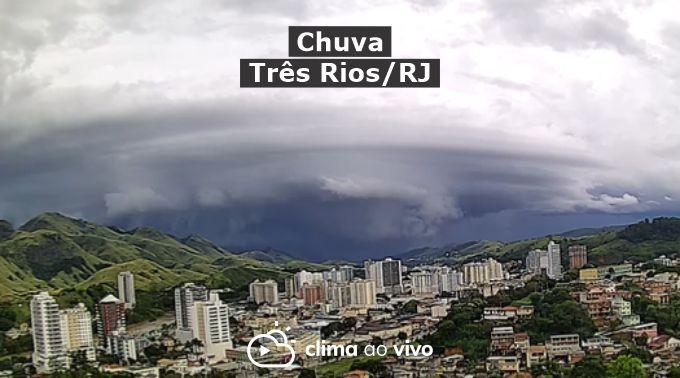 Formação de chuva intensa em Três Rios/RJ - 11-01-22