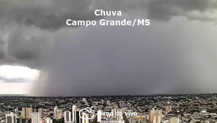 Passagem de chuva isolada em Campo Grande/MS - 25/01/22