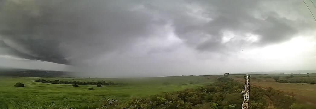 Chuva intensa e ventania em Lagoa da Prata/MG, veja o vídeo exclusivo!