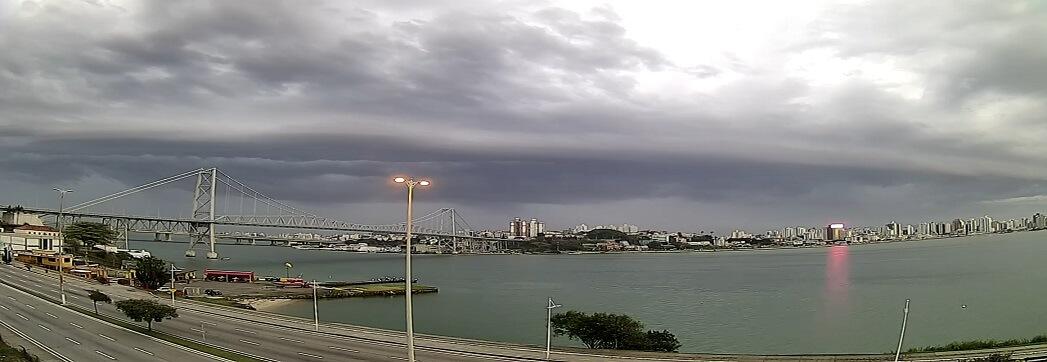 Formação de chuva intensa em Florianópolis/SC, veja o vídeo exclusivo!