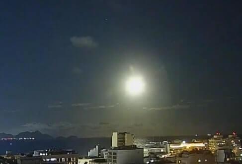 Lindo nascer da lua no Rio de Janeiro/RJ, veja o vídeo
