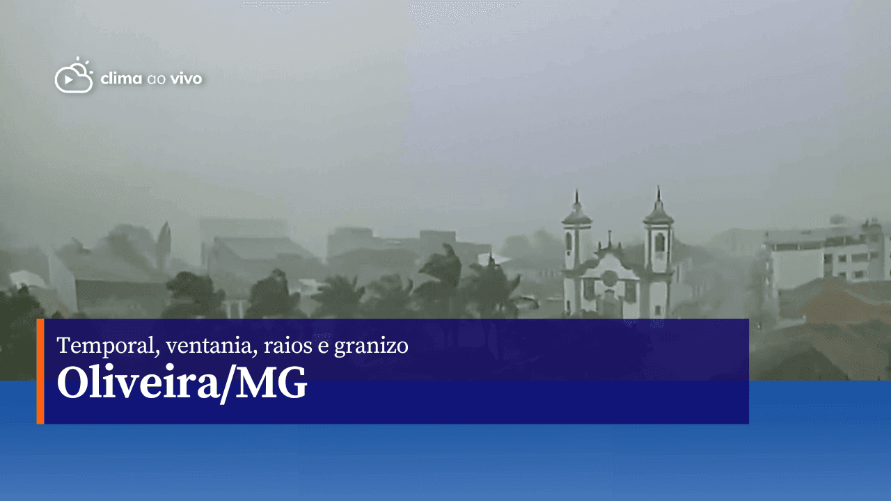 Forte chuva, com raios, rajadas de vento e granizo em alguns pontos da cidade de Oliveira/MG - 07/02/23