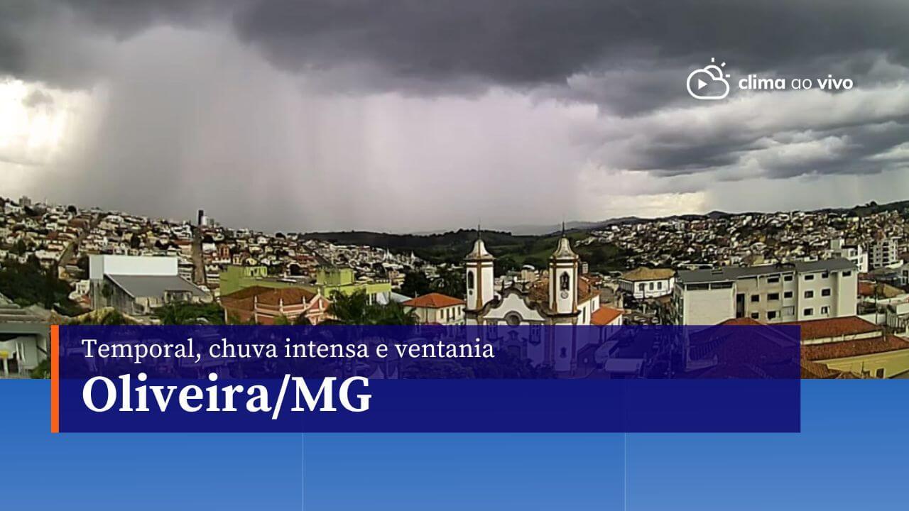 Temporal, chuva intensa e ventania em Oliveira/MG - 14/02/24